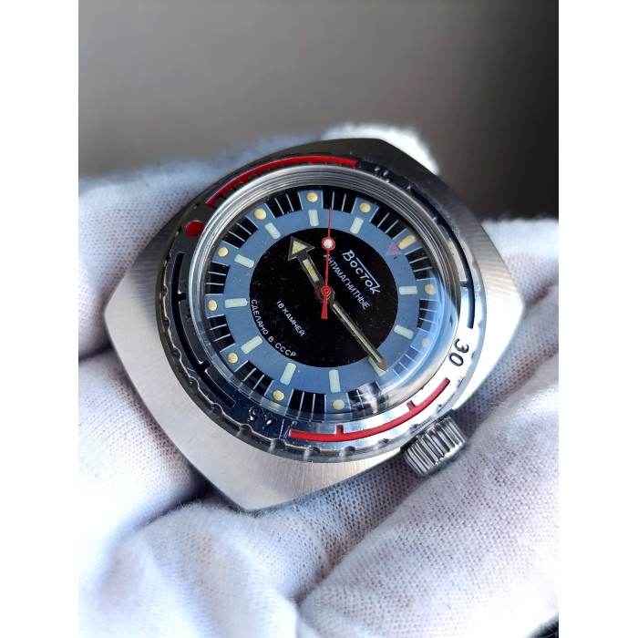 Vintage Soviet Diver Watch Vostok Amphibia Caliber 2209 USSR 1986