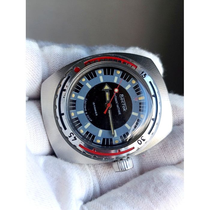Vintage Soviet Diver Watch Vostok Amphibia Caliber 2209 USSR 1986