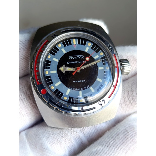 Vintage Soviet Diver Watch Vostok Amphibia Caliber 2209 USSR 1986