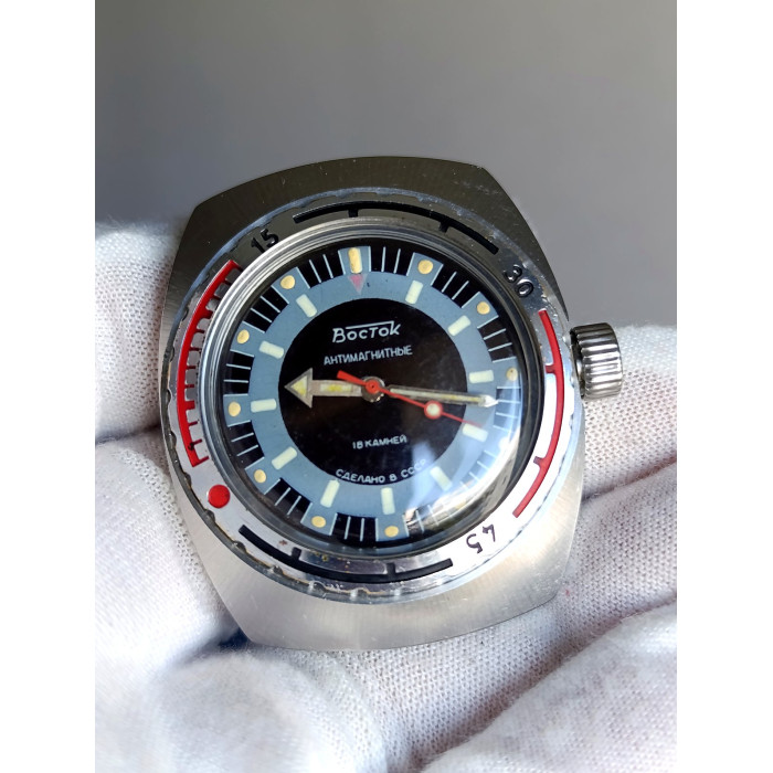 Vintage Soviet Diver Watch Vostok Amphibia Caliber 2209 USSR 1986