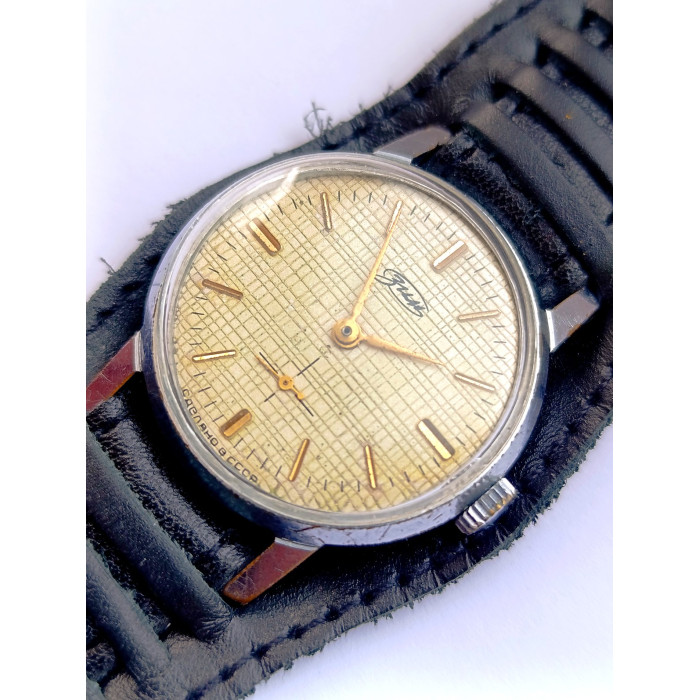 Vintage ZIM USSR Mechanical Watch Caliber 2602 Rare Waffle Dial Gold Hands