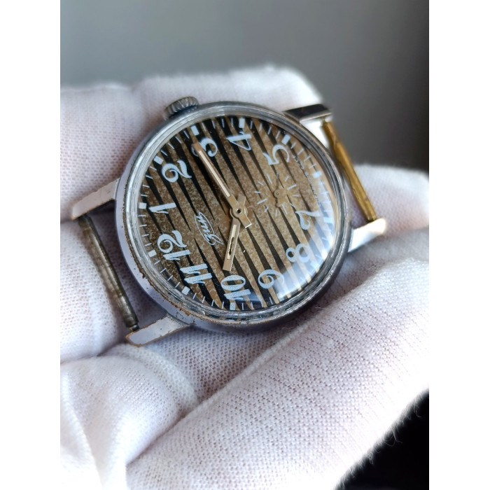 Vintage ZIM Soviet Watch Cal. 2602 with Striped Dial – USSR 1980s
