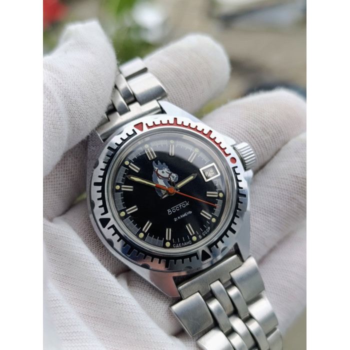 Vostok Amphibia Automatic — Soviet Dive Watch with Horse Head Dial, Caliber 2416Б, Late 1980s