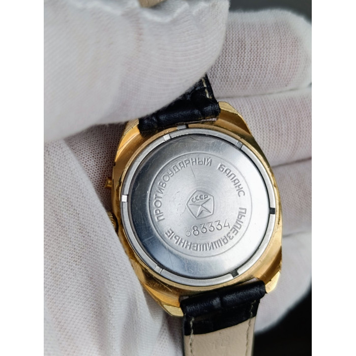 Vintage Slava 2428 USSR Watch – Purple Gradient Dial, Cyrillic Day-Date