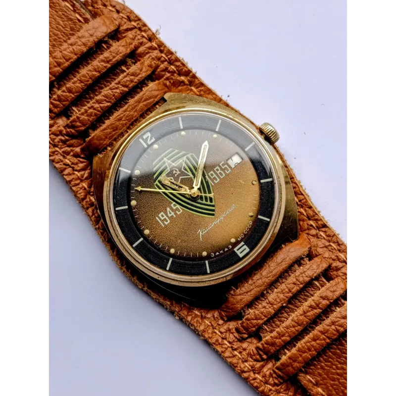 Vostok Komandirskie 2234 Soviet Watch – Gold-Plated WWII Anniversary Edition Vostok Komandirskie 2234 Soviet Watch – Gold-Plated WWII Anniversary Edition