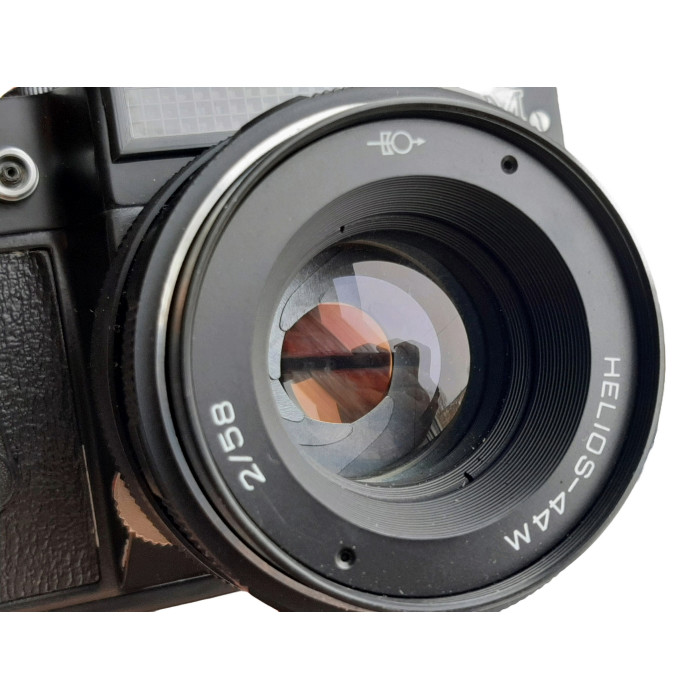 Vintage Zenit-EM 35mm SLR Camera: Timeless Craftsmanship for Photography Enthusiasts