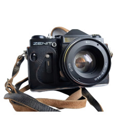 Vintage Zenit-EM 35mm SLR Camera: Timeless Craftsmanship for Photography Enthusiasts