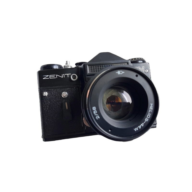 Vintage Zenit-EM 35mm SLR Camera: Timeless Craftsmanship for Photography Enthusiasts Vintage Zenit-EM 35mm SLR Camera: Timeless Craftsmanship for Photography Enthusiasts