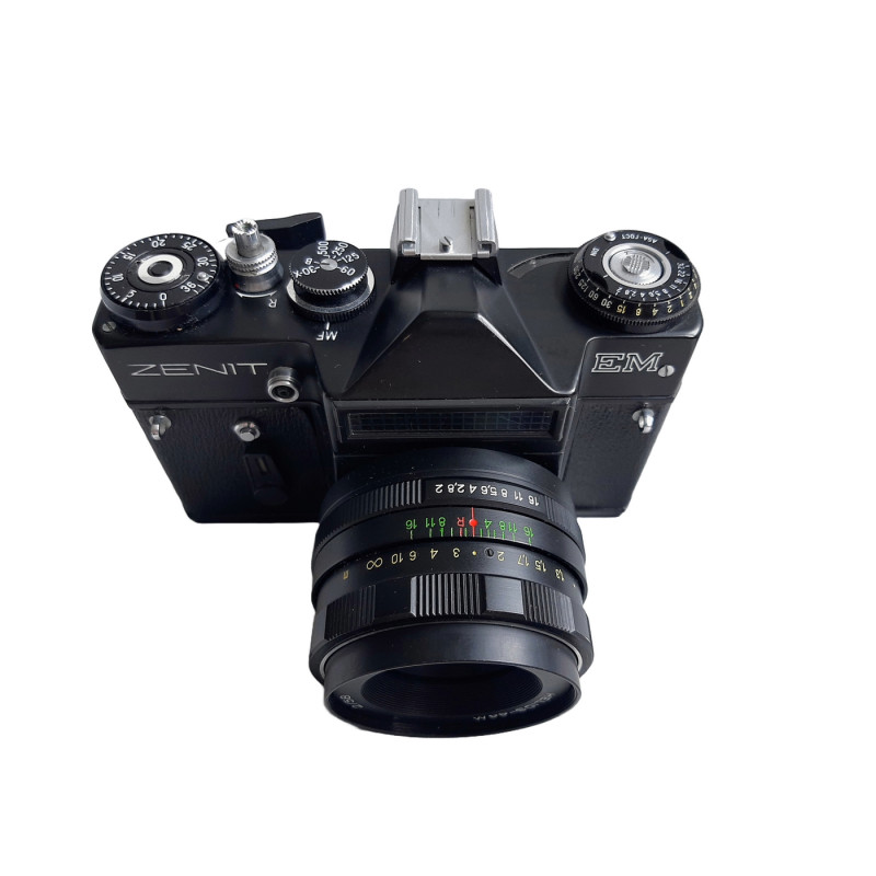 Vintage Zenit-EM 35mm SLR Camera: Timeless Craftsmanship for Photography Enthusiasts Vintage Zenit-EM 35mm SLR Camera: Timeless Craftsmanship for Photography Enthusiasts