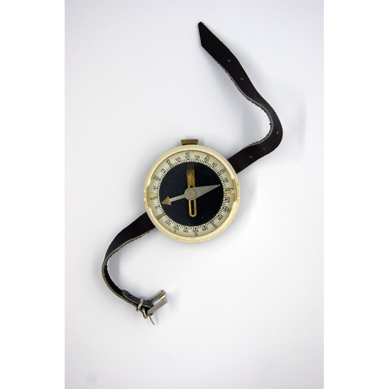 SOVIET compass Vintage RUSSIAN MILITARY compass SOVIET compass Vintage RUSSIAN MILITARY compass