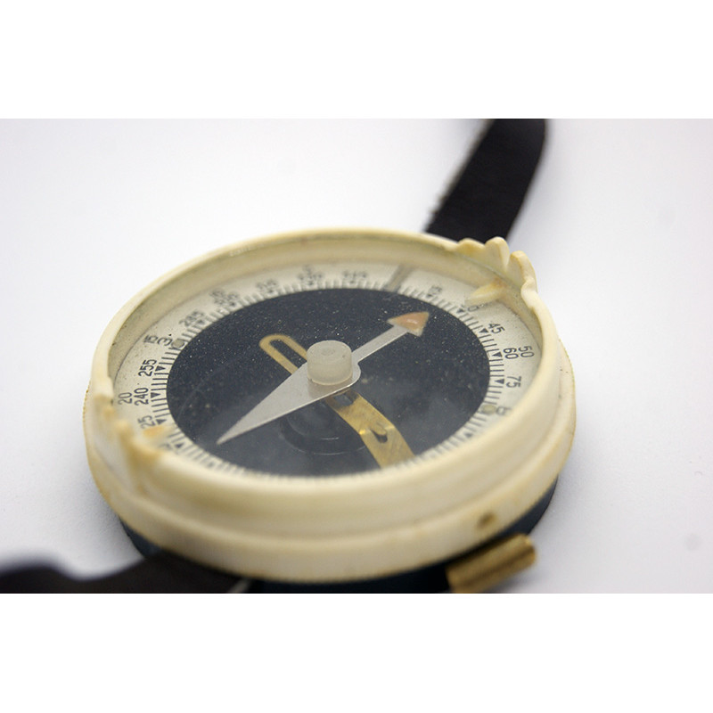 SOVIET compass Vintage RUSSIAN MILITARY compass SOVIET compass Vintage RUSSIAN MILITARY compass