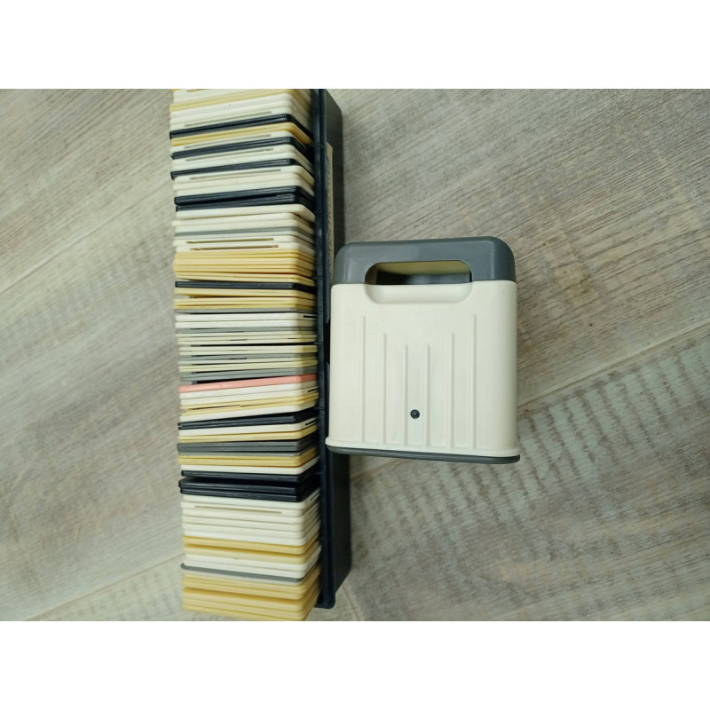 SOVIET russian portable SLIDE VIEWER +72 slides with Russian literary figures Poets and other prominent historical figures of Russia SOVIET russian portable SLIDE VIEWER +72 slides with Russian literary figures Poets and other prominent historical figures of Russia