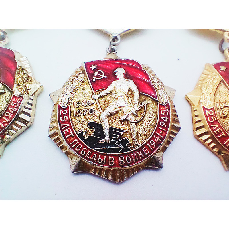 Anniversary SOVIET badge of 20-25 years victory in the GREAT PATRIOTIC war Anniversary SOVIET badge of 20-25 years victory in the GREAT PATRIOTIC war