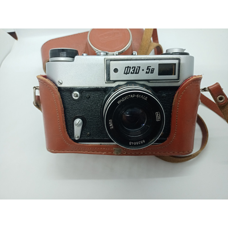 Russian SOVIET CAMERA FED 5v Rangefinder camera 80s with lens Industar-61 L / D 2.8 / 55 Russian SOVIET CAMERA FED 5v Rangefinder camera 80s with lens Industar-61 L / D 2.8 / 55