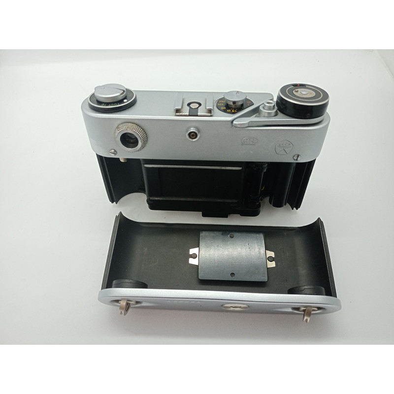 Russian SOVIET CAMERA FED 5v Rangefinder camera 80s with lens Industar-61 L / D 2.8 / 55 Russian SOVIET CAMERA FED 5v Rangefinder camera 80s with lens Industar-61 L / D 2.8 / 55