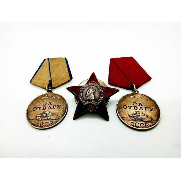 Original Soviet Russian Combat Order Red Star +2 Medal For Courage Bravery For one person