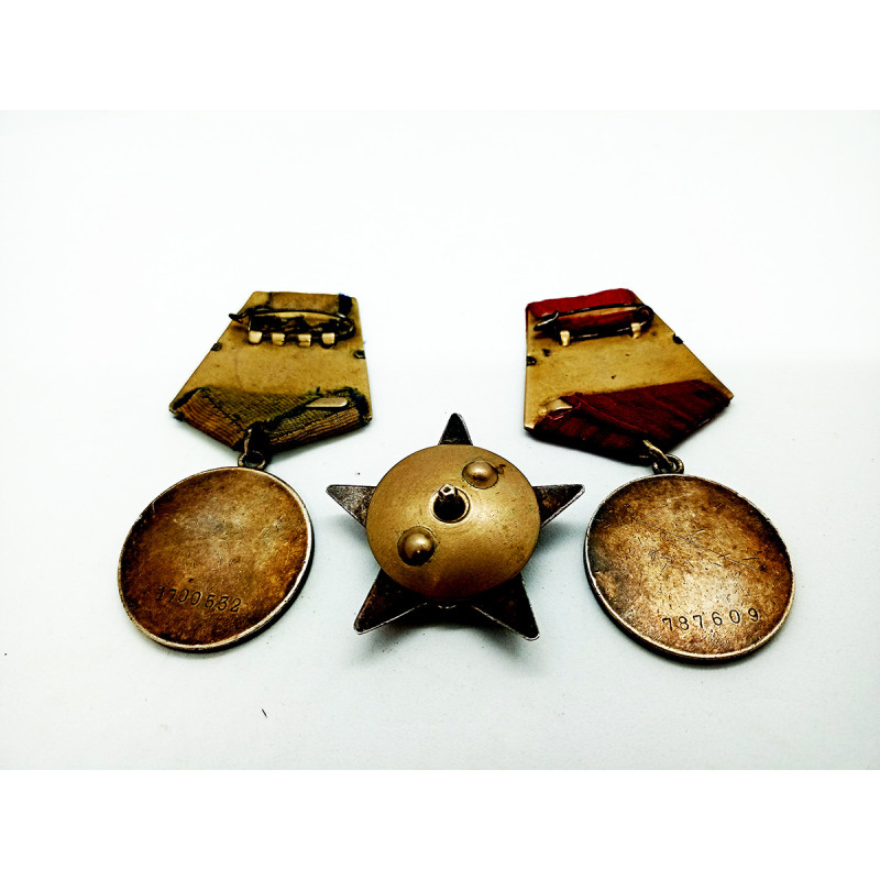 Original Soviet Russian Combat Order Red Star +2 Medal For Courage Bravery For one person Original Soviet Russian Combat Order Red Star +2 Medal For Courage Bravery For one person