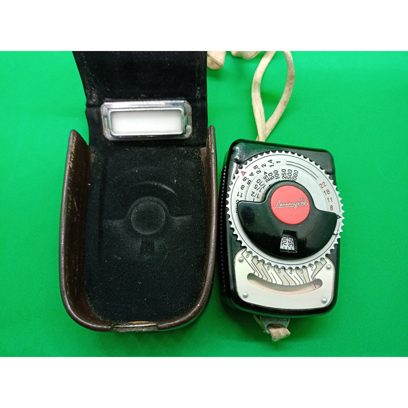 Soviet photo light meter for film cameras Russian light meter for film photography Leningrad Soviet photo light meter for film cameras Russian light meter for film photography Leningrad