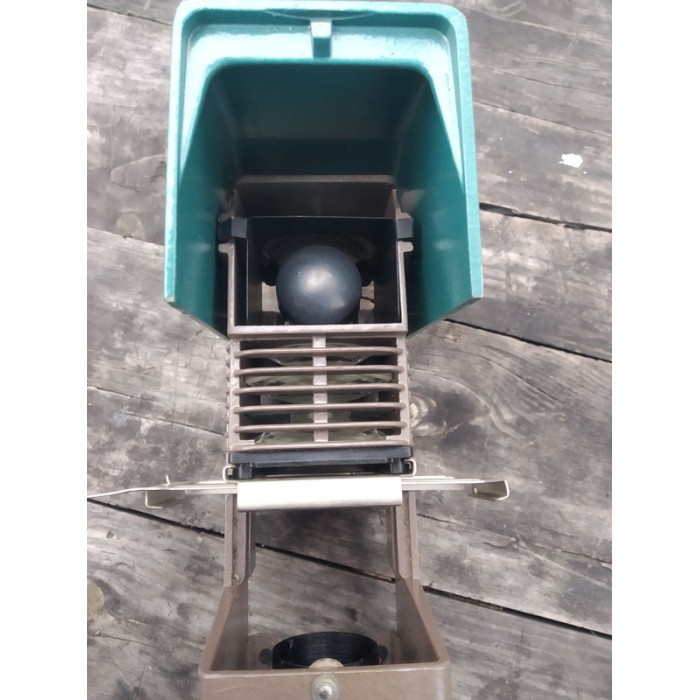 VINTAGE SOVIET slide projector Etude.  Rare slide projector made in the USSR 1970s