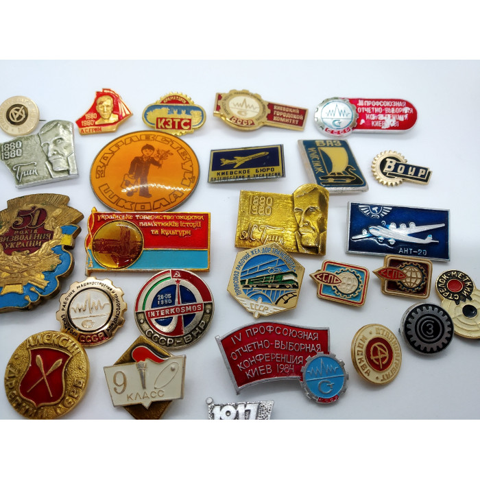 A set of pins of the USSR Various themes Tourism Aeroflot Cities SOVIET Pins 30 pieces
