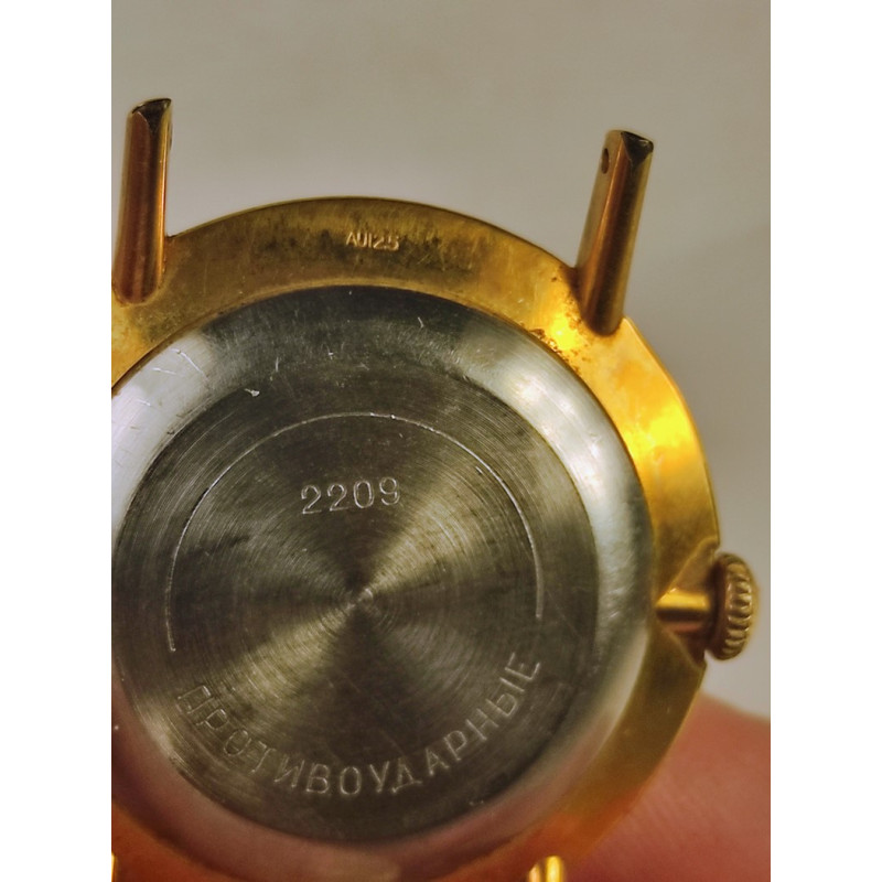 Vostok 2209 Soviet Vintage Watch AU 12.5 Made in the USSR 70s Vostok 2209 Soviet Vintage Watch AU 12.5 Made in the USSR 70s