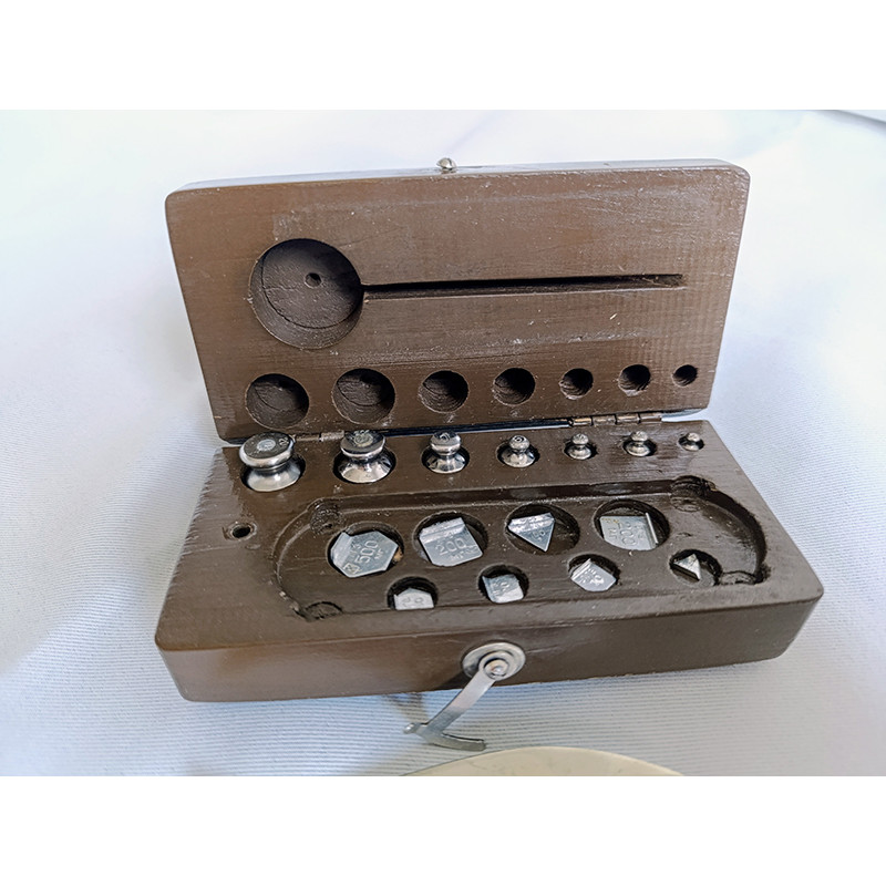 Laboratory scales with weights MIZ N-Tagil Original Set Made in USSR 1961 Laboratory scales with weights MIZ N-Tagil Original Set Made in USSR 1961
