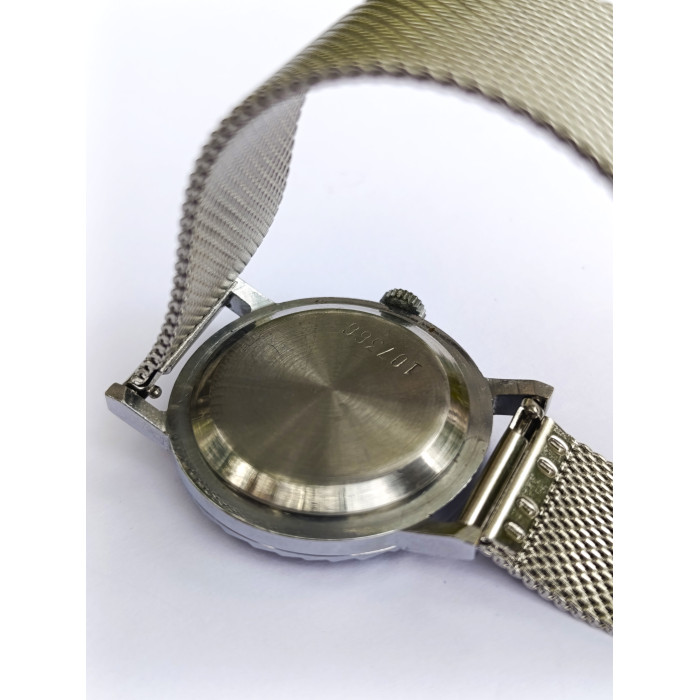 Soviet Vintage Watch Pobeda Caliber 2602 15 Jewels Made in USSR 1990s