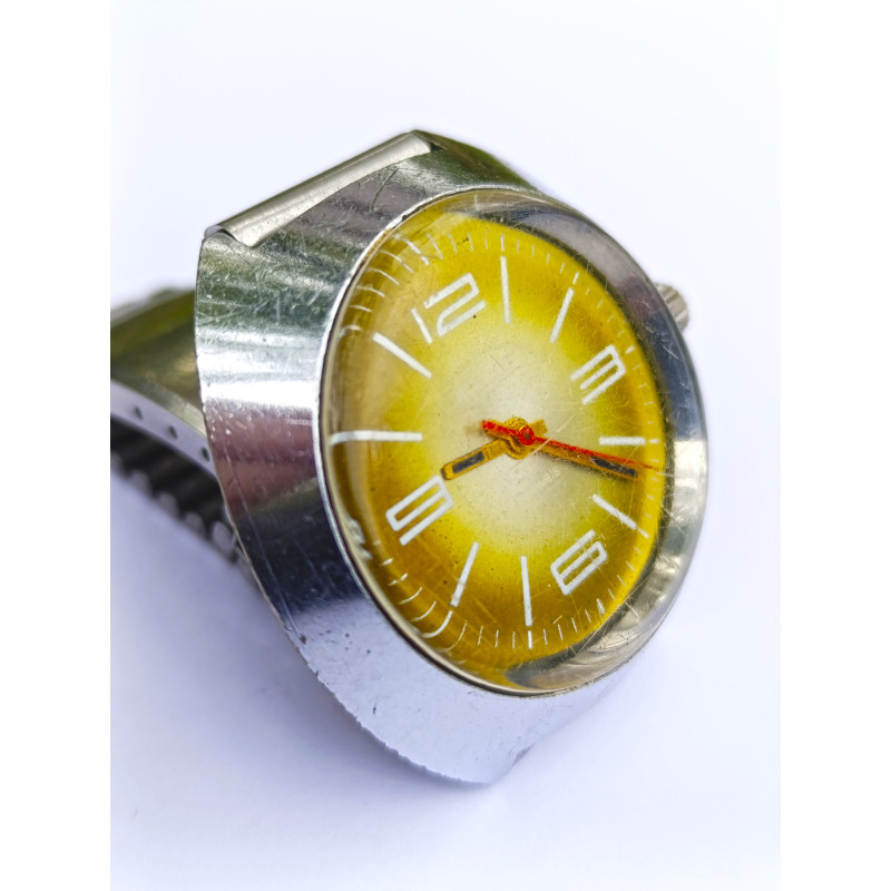 Vintage Poljot Vulkan Men’s Watch – Soviet Era Elegance Vintage Poljot Vulkan Men’s Watch – Soviet Era Elegance