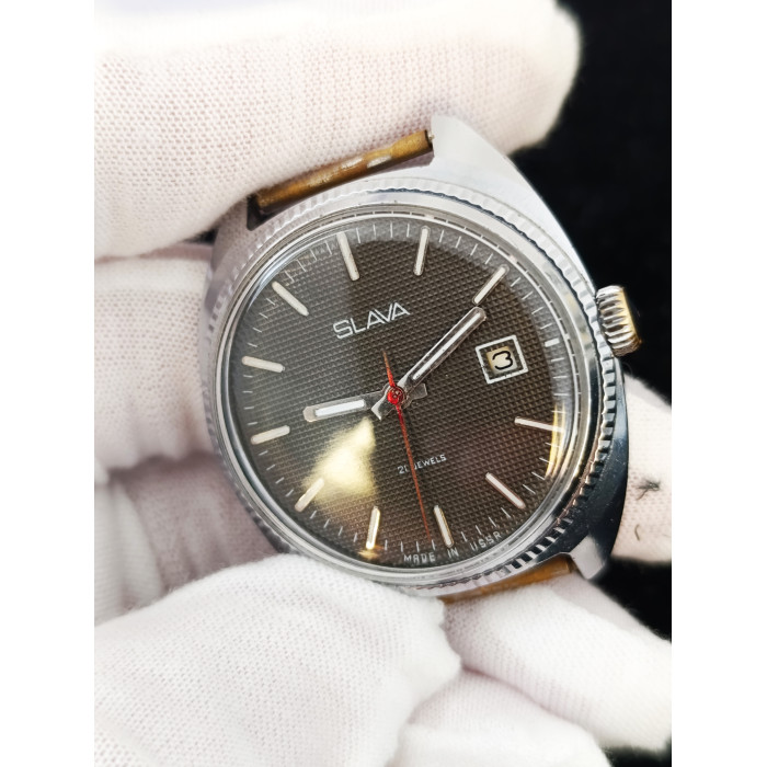 Slava Soviet Watch 21 Jewels Made In USSR Mechanical Wristwatch 1980s