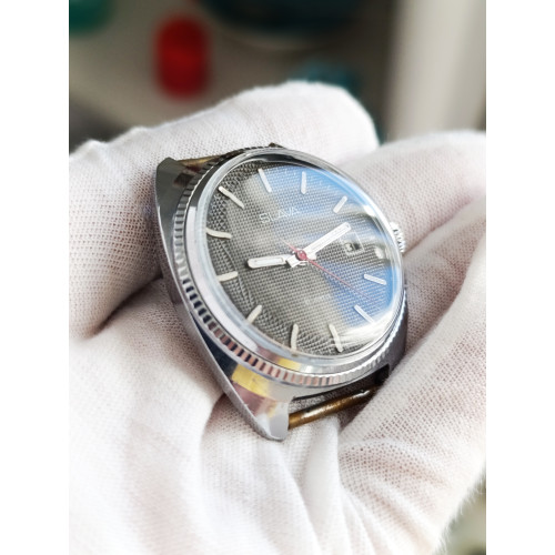 Slava Soviet Watch 21 Jewels Made In USSR Mechanical Wristwatch 1980s