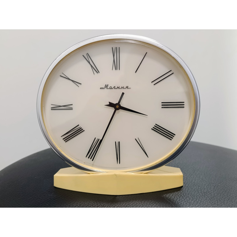 Molnija Soviet Table Clock. Vintage Clock 1960s Made in USSR Molnija Soviet Table Clock. Vintage Clock 1960s Made in USSR