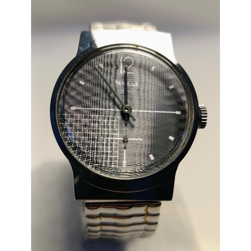 Soviet Mechanical Watch Pobeda 2602 15 Jewels Movement Made in USSR Classic 1980s Style Soviet Mechanical Watch Pobeda 2602 15 Jewels Movement Made in USSR Classic 1980s Style