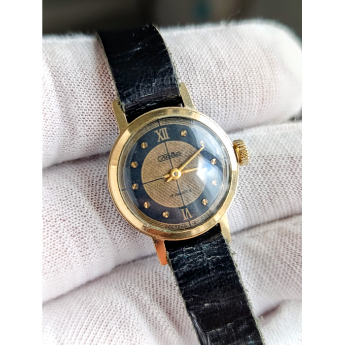 Soviet Watch Slava Cal.: 1601 – Vintage Women's Watch with 17 Jewels and Leather Strap