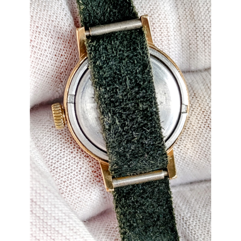 Soviet Watch Slava Cal.: 1601 – Vintage Women's Watch with 17 Jewels and Leather Strap Soviet Watch Slava Cal.: 1601 – Vintage Women's Watch with 17 Jewels and Leather Strap