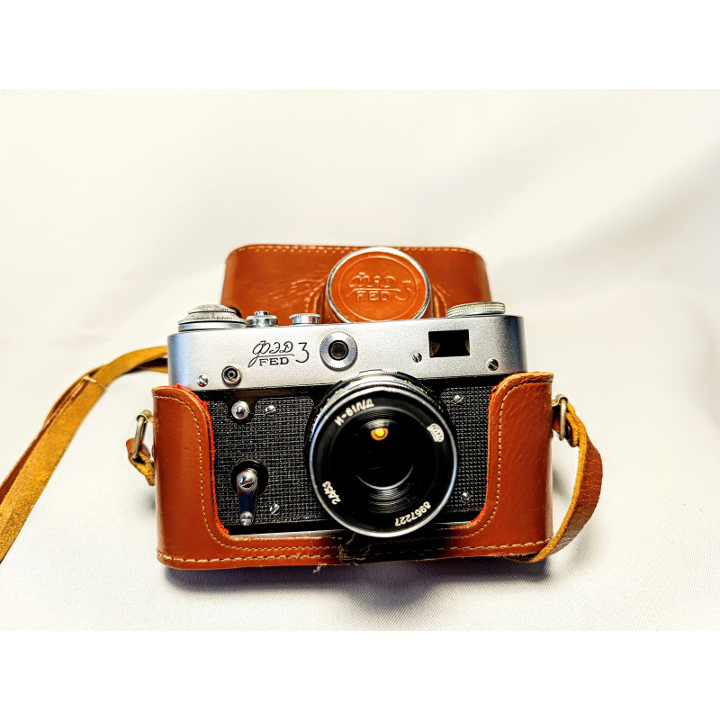 Soviet Film Camera 35mm FED 3 Rangefinder Russian Camera with Industar I-61L/D Lens Soviet Film Camera 35mm FED 3 Rangefinder Russian Camera with Industar I-61L/D Lens