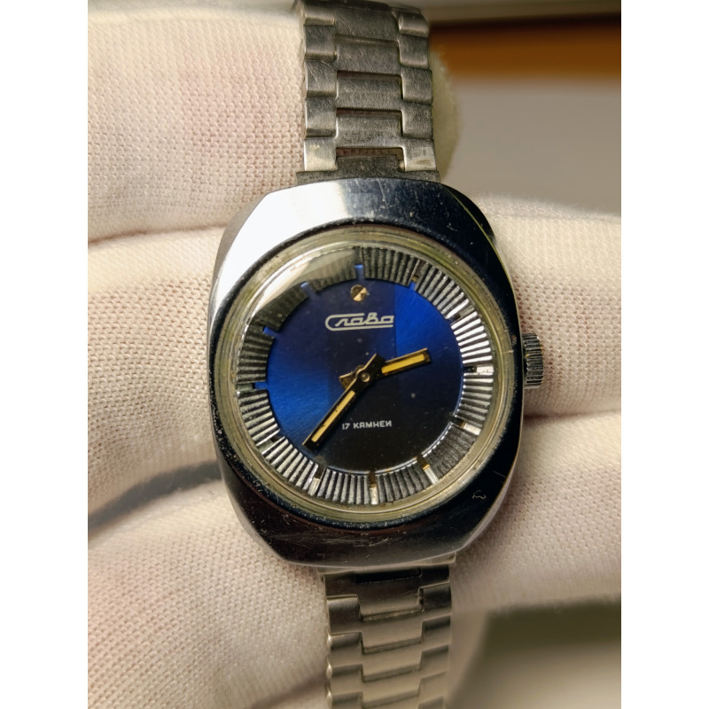 Soviet Vintage Watch Slava Rare Ladies Russian Wristwatch Made in USSR 1980s Soviet Vintage Watch Slava Rare Ladies Russian Wristwatch Made in USSR 1980s