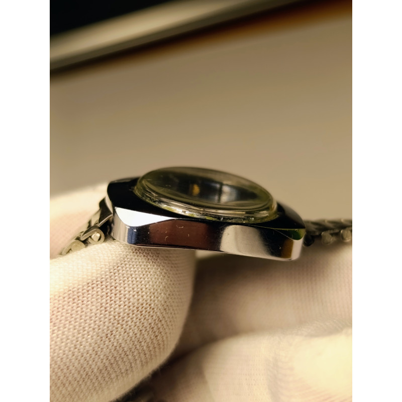 Soviet Vintage Watch Slava Rare Ladies Russian Wristwatch Made in USSR 1980s Soviet Vintage Watch Slava Rare Ladies Russian Wristwatch Made in USSR 1980s