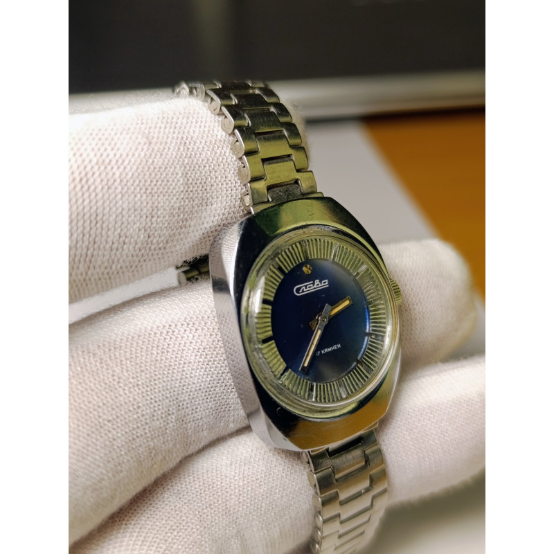 Soviet Vintage Watch Slava Rare Ladies Russian Wristwatch Made in USSR 1980s Soviet Vintage Watch Slava Rare Ladies Russian Wristwatch Made in USSR 1980s