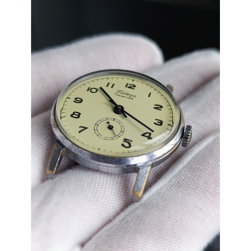 Watch Pobeda 2602 Russian Soviet Mechanical Men's Wristwatch Made in USSR 1960s Watch Pobeda 2602 Russian Soviet Mechanical Men's Wristwatch Made in USSR 1960s