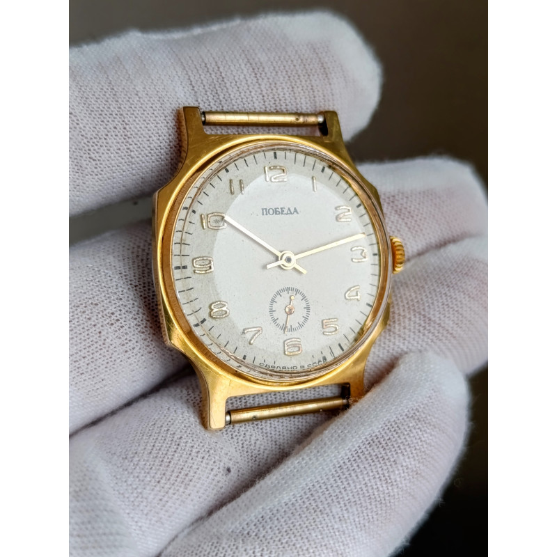 Pobeda Watch USSR 1980s - Vintage Mechanical Timepiece Pobeda Watch USSR 1980s - Vintage Mechanical Timepiece