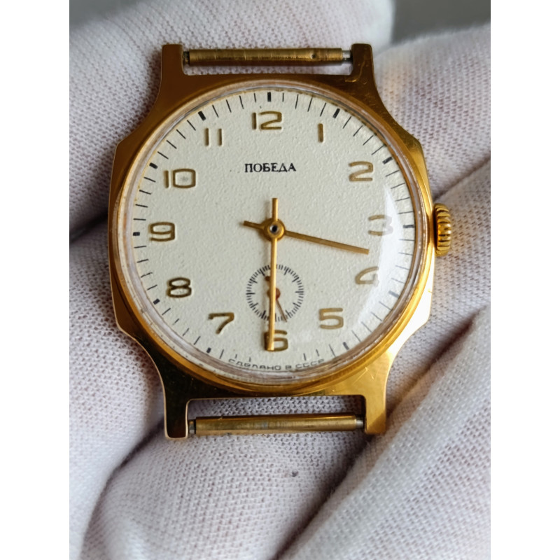 Pobeda Watch USSR 1980s - Vintage Mechanical Timepiece Pobeda Watch USSR 1980s - Vintage Mechanical Timepiece