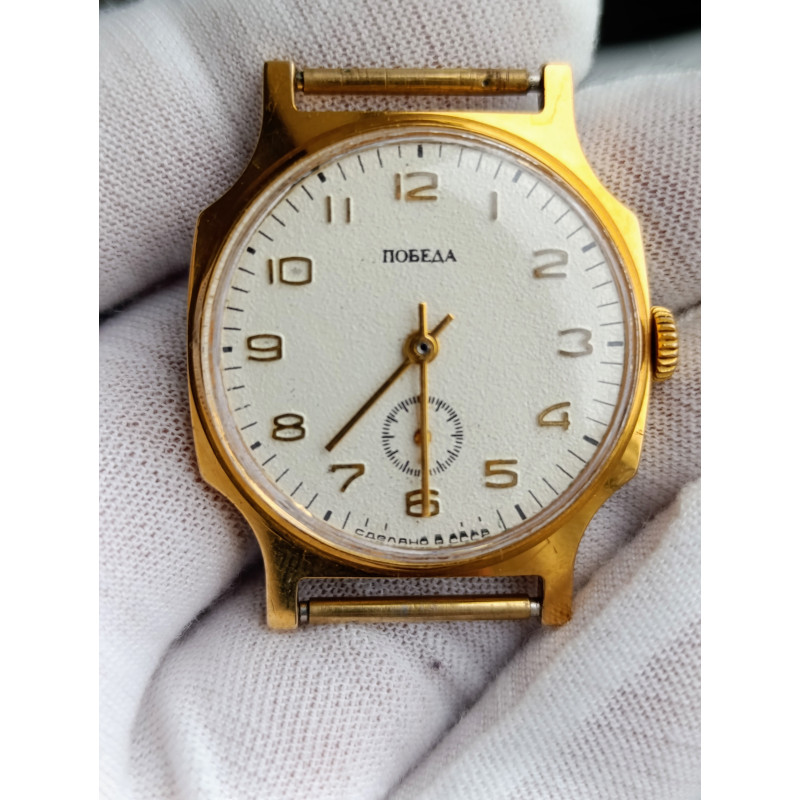 Pobeda Watch USSR 1980s - Vintage Mechanical Timepiece Pobeda Watch USSR 1980s - Vintage Mechanical Timepiece