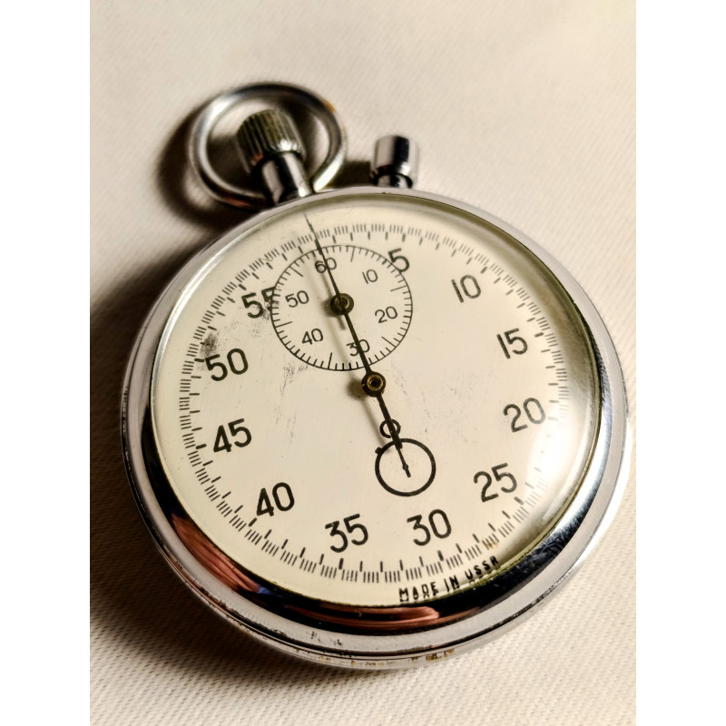 Vintage Soviet Agat Two-Button Mechanical Stopwatch – Original USSR Timepiece Vintage Soviet Agat Two-Button Mechanical Stopwatch – Original USSR Timepiece