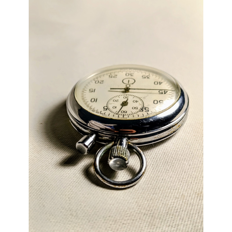 Vintage Soviet Agat Two-Button Mechanical Stopwatch – Original USSR Timepiece Vintage Soviet Agat Two-Button Mechanical Stopwatch – Original USSR Timepiece