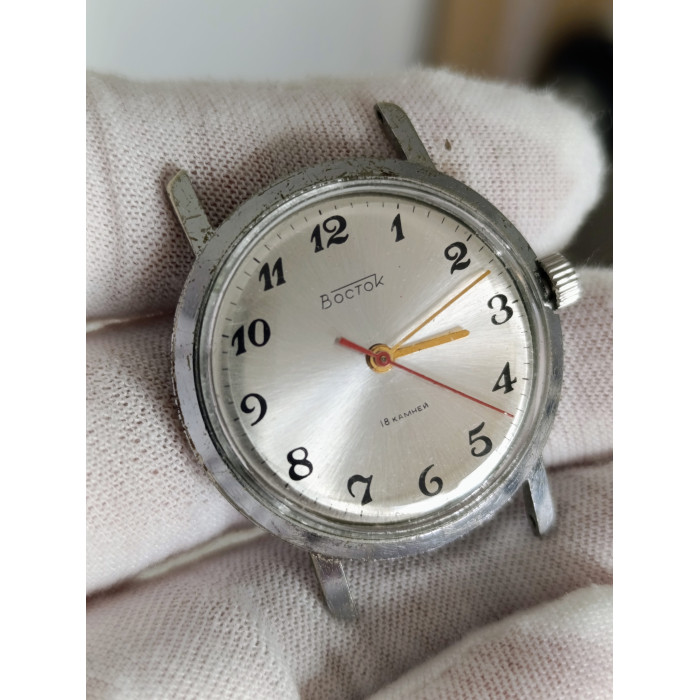 Rare Soviet Vostok 2209 – Classic 18-Jewel Mechanical Watch