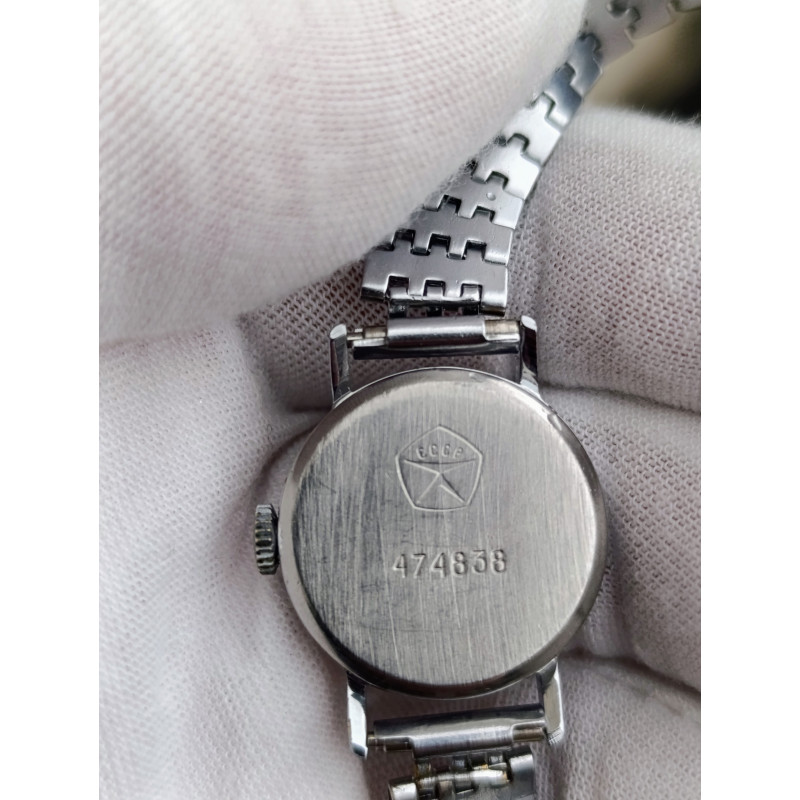 Soviet Watch Luch Children's Women's Wristwatch Caliber 1800 Made in USSR 1970s Soviet Watch Luch Children's Women's Wristwatch Caliber 1800 Made in USSR 1970s