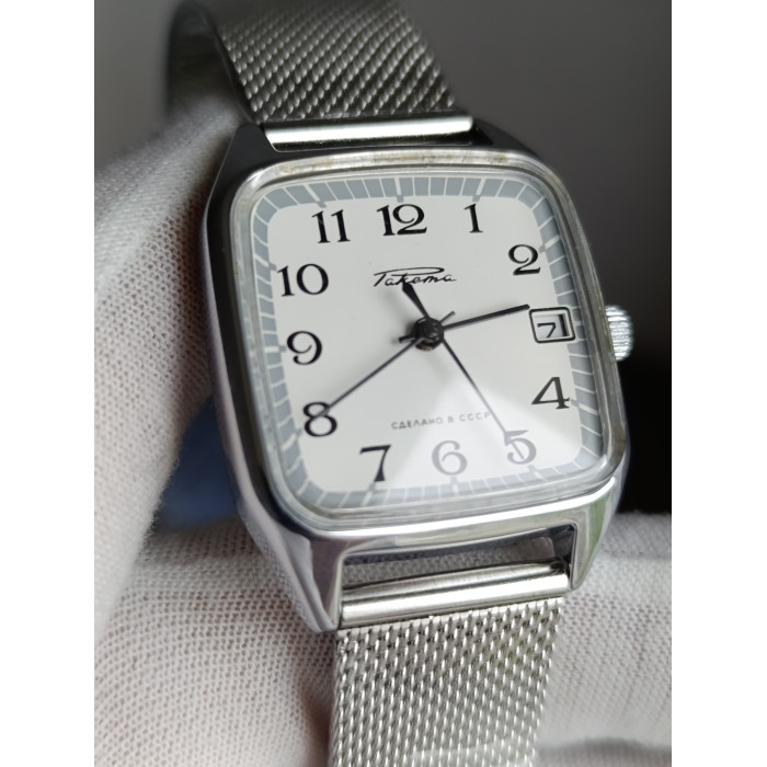 Soviet Vintage Watch Raketa Cal. 2614.H 19 Jewels Made in USSR  Petrodvorets Watch Factory 1980s