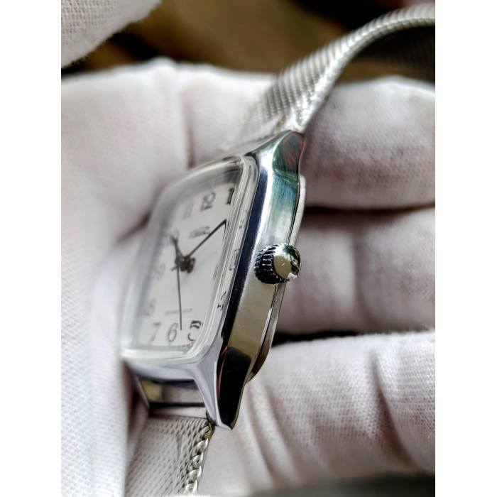 Soviet Vintage Watch Raketa Cal. 2614.H 19 Jewels Made in USSR  Petrodvorets Watch Factory 1980s