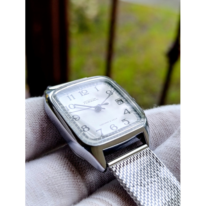 Soviet Vintage Watch Raketa Cal. 2614.H 19 Jewels Made in USSR  Petrodvorets Watch Factory 1980s
