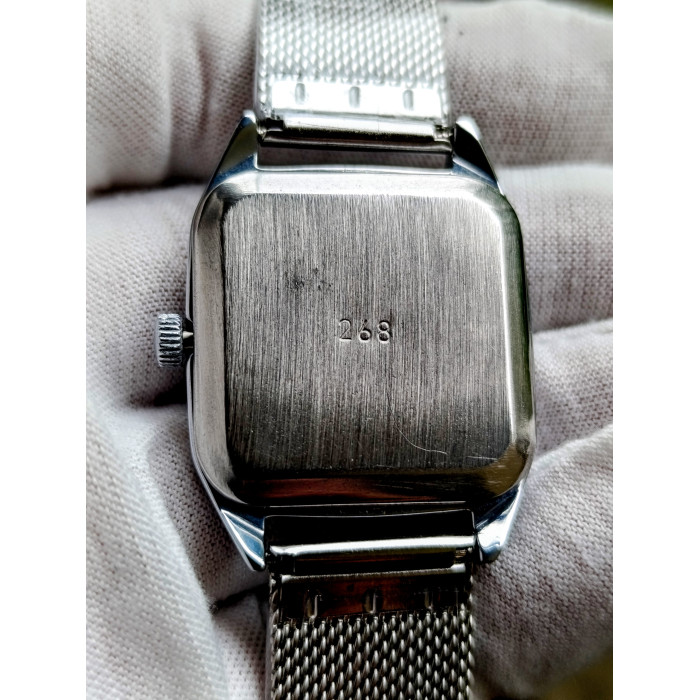 Soviet Vintage Watch Raketa Cal. 2614.H 19 Jewels Made in USSR  Petrodvorets Watch Factory 1980s